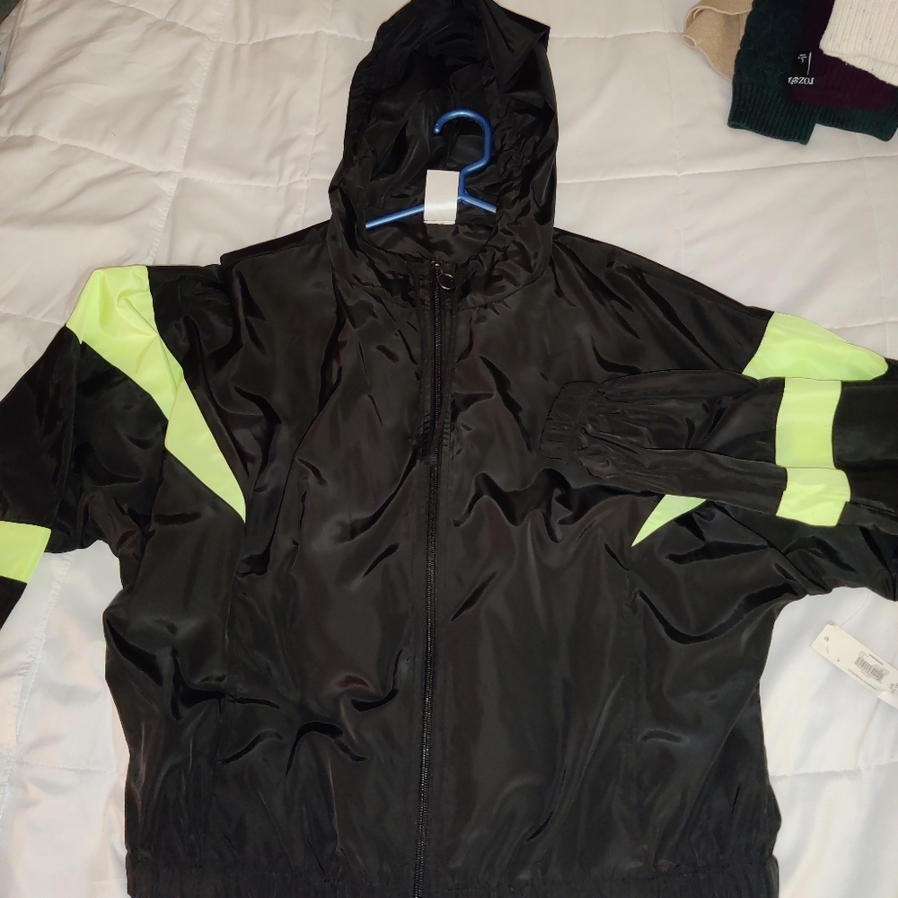 Woman's wind breaker jacket
